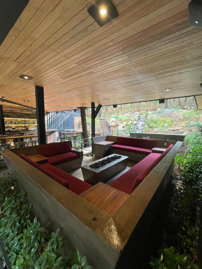 Hotel Oxu Solo Adultos Valle de Bravo Exteriér fotografie